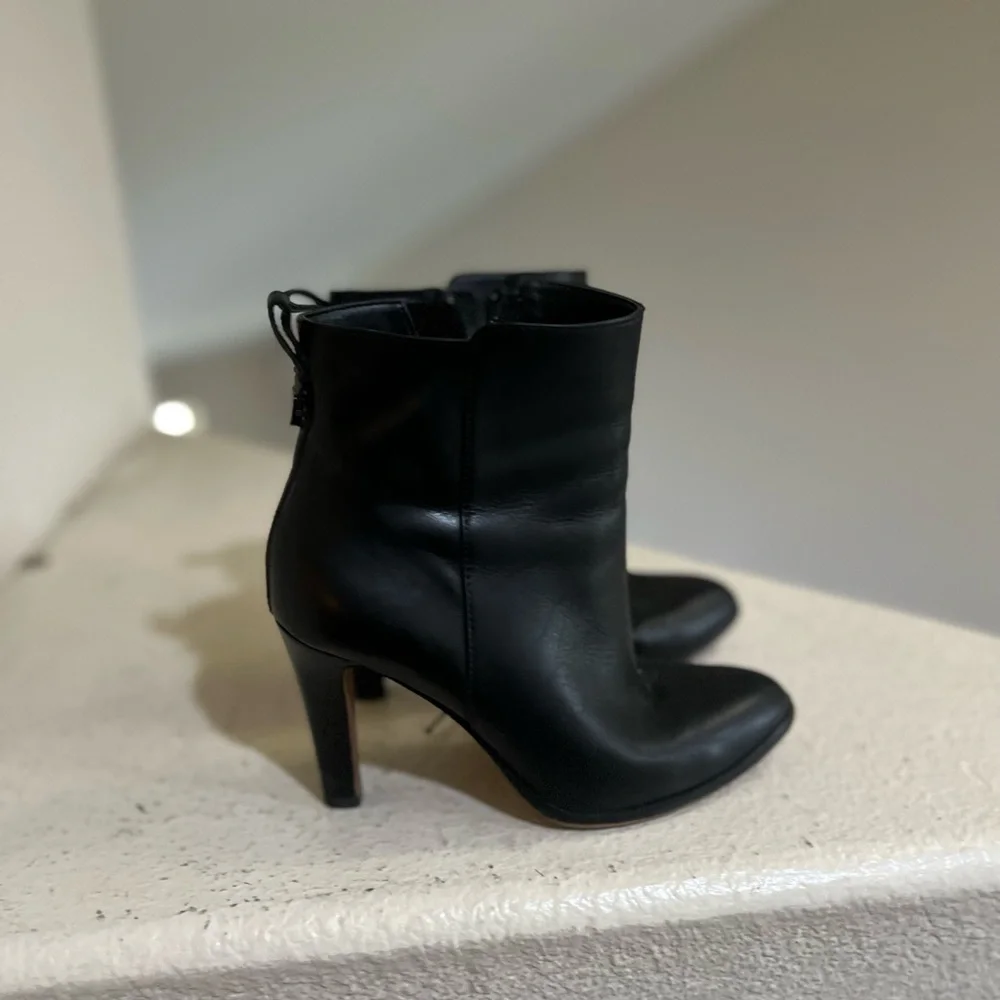 Coach Jemma Boot women Size 7 B Black Leather Bootie High Heel Elegant Chic